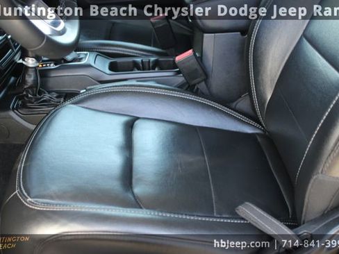 Used 2023 Jeep Wrangler Unlimited Sahara image 37