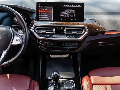 Used 2023 BMW X3 xDrive30i w/ Premium Package image 11