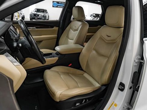 Used 2019 Cadillac XT5 Luxury FWD image 28