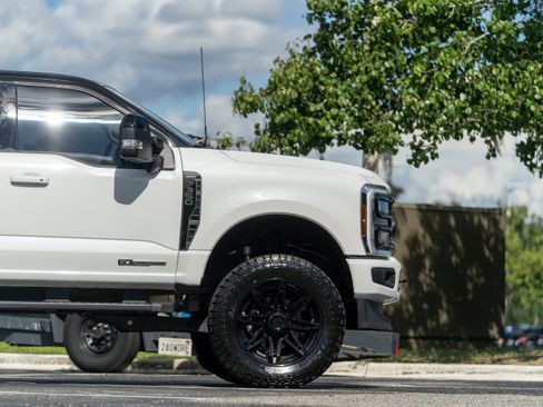 Used 2025 Ford F350 Lariat w/ Black Appearance Package AWD/4WD image 7