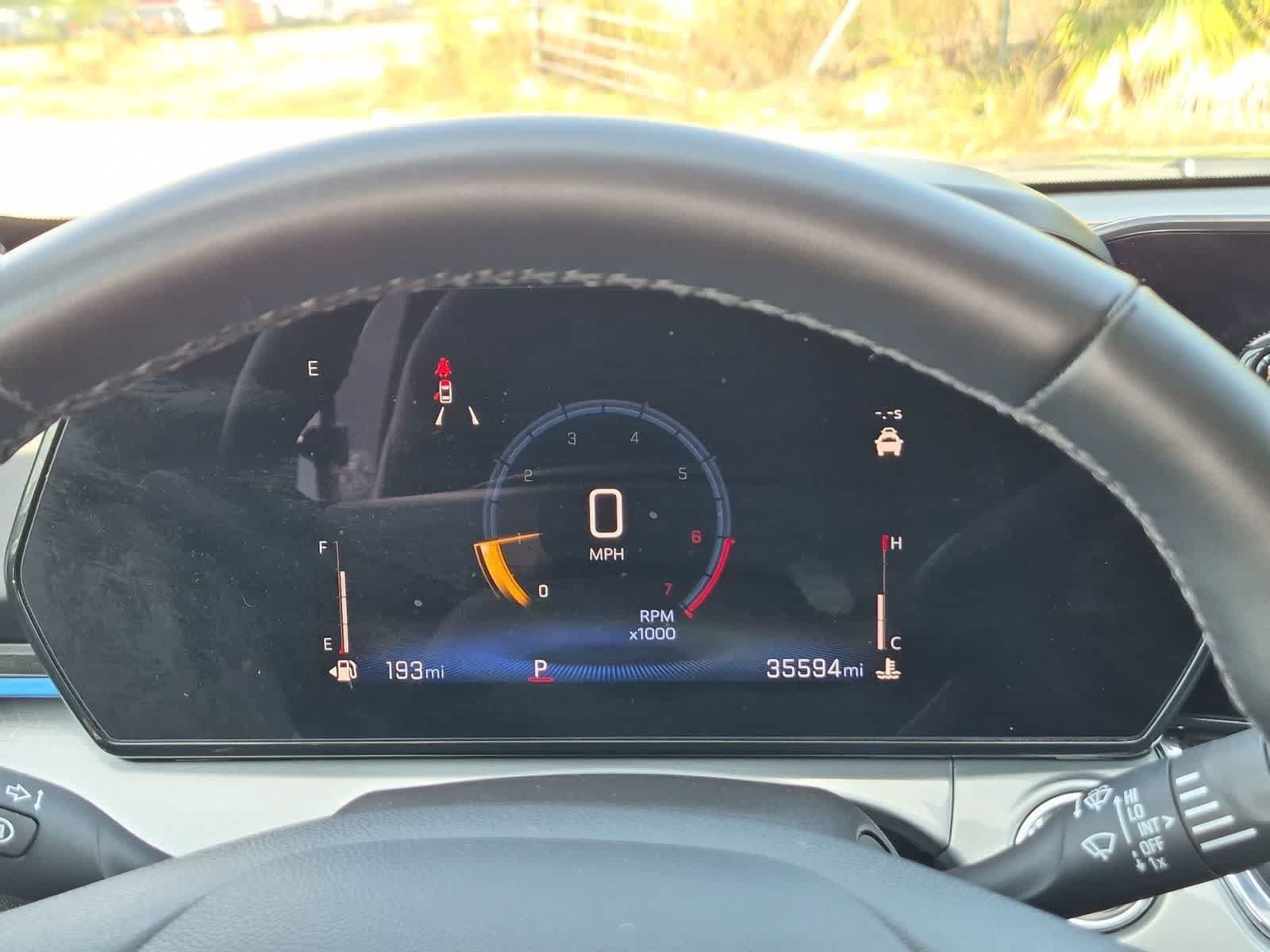 Used 2025 Chevrolet Trax LT w/ LT Convenience Package FWD image 11