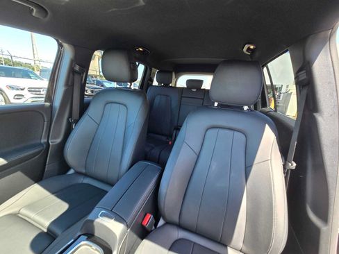 Used 2024 Mercedes-Benz EQB 250+ image 21
