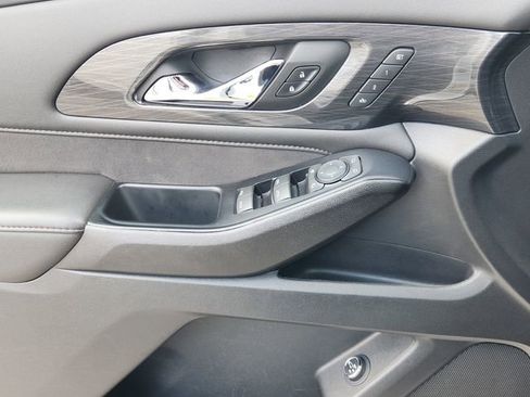 Used 2023 Chevrolet Traverse High Country AWD/4WD image 24