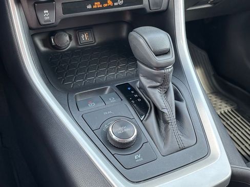 Used 2024 Toyota RAV4 XLE image 23