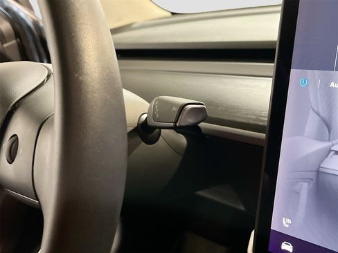 Used 2020 Tesla Model 3 image 17