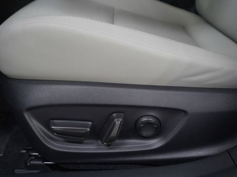 Used 2025 Toyota Prius Limited image 25