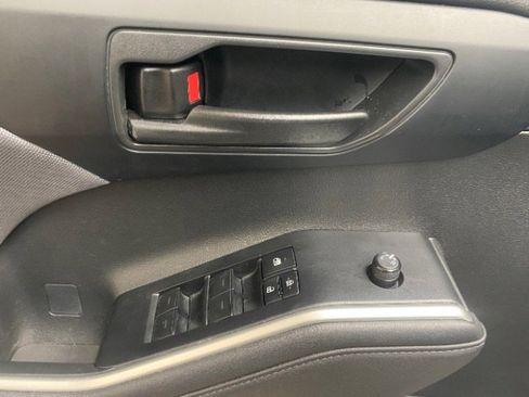 Used 2024 Toyota Highlander LE image 23