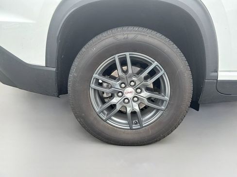 Used 2025 GMC Acadia Elevation FWD image 15