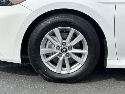 Used 2025 Toyota Camry LE FWD image 22