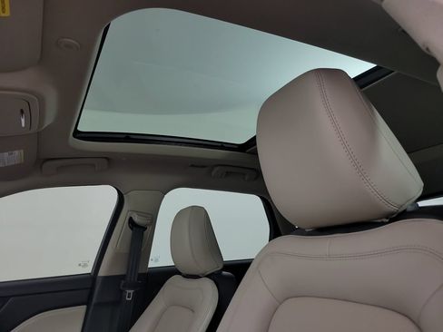 Certified 2025 Lincoln Corsair Grand Touring AWD/4WD image 24