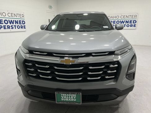 Used 2025 Chevrolet Equinox LT AWD/4WD image 3