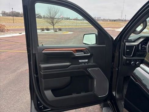 Used 2022 GMC Sierra 1500 Denali w/ Technology Package image 4