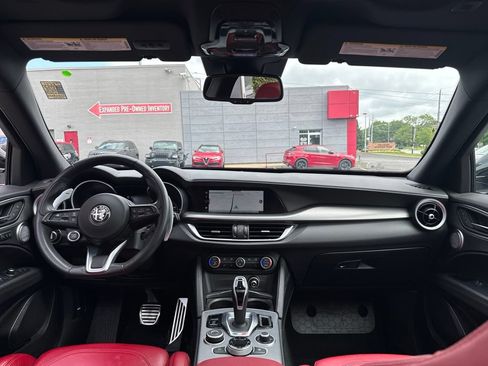 Used 2023 Alfa Romeo Stelvio Veloce AWD/4WD image 34