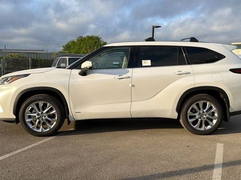 New 2026 Toyota Highlander Limited image 10