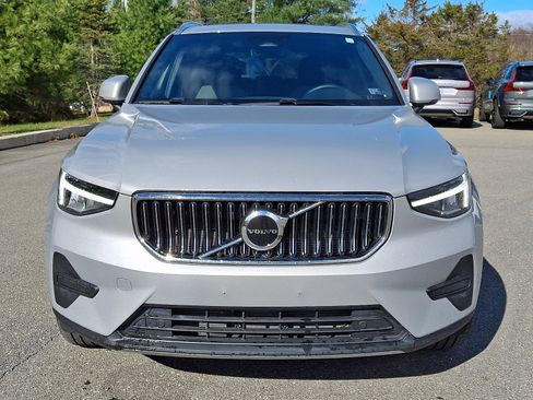 Certified 2025 Volvo XC40 B5 Core image 2