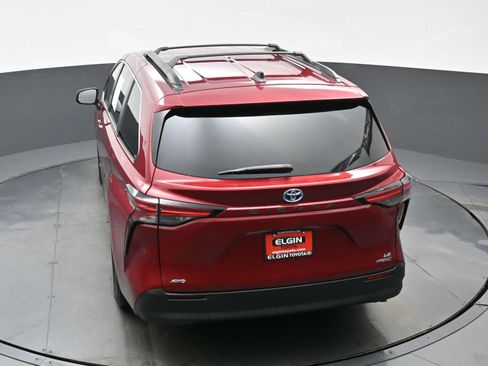 Used 2021 Toyota Sienna LE image 40