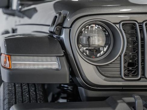 New 2026 Jeep Gladiator Sport image 10