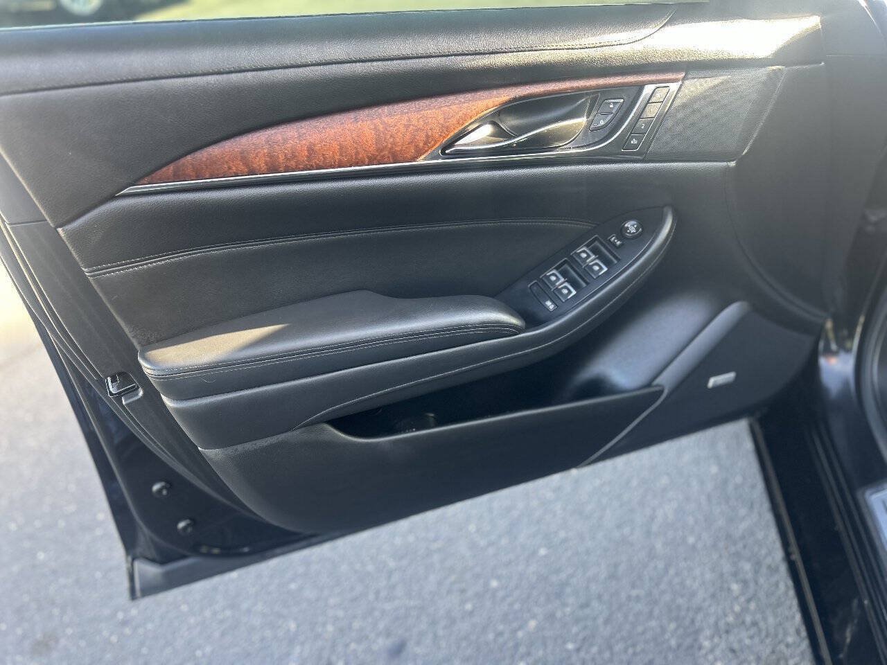 Used 2019 Cadillac CTS Sedan w/ Seating Package RWD image 9