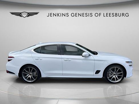 Used 2025 Genesis G70 2.5T image 3
