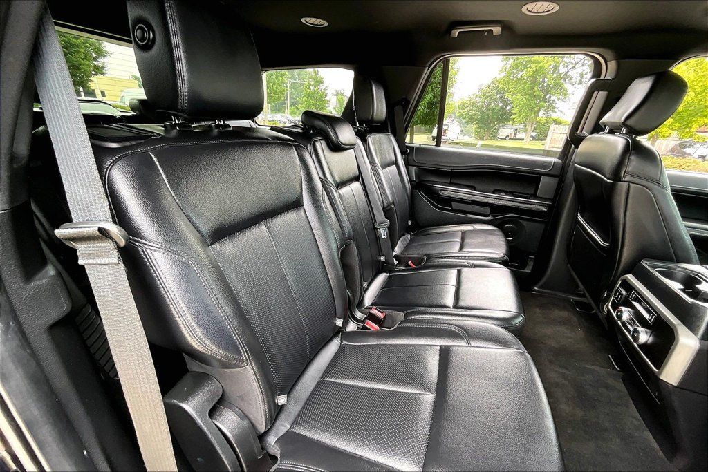 Used 2019 Ford Expedition XLT w/ Equipment Group 201A AWD/4WD image 29
