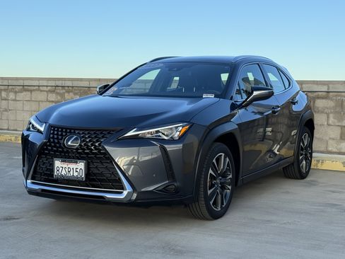 Certified 2022 Lexus UX 200 image 7