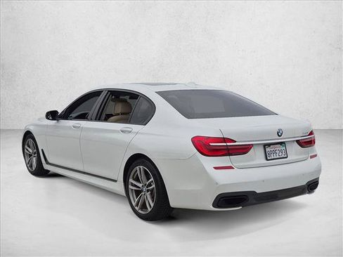 Used 2018 BMW 740i RWD image 7