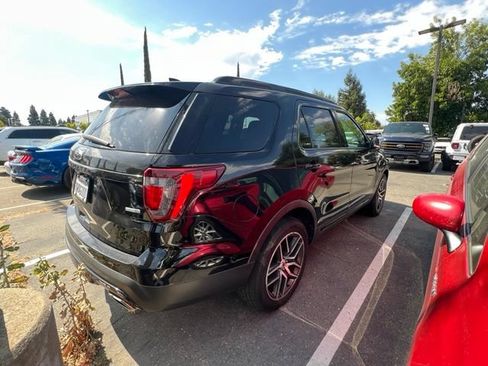 Used 2017 Ford Explorer Sport w/ Equipment Group 401A AWD/4WD image 9