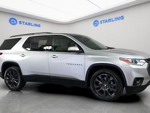Used 2021 Chevrolet Traverse RS FWD image 12