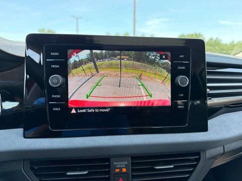 New 2026 Volkswagen Jetta SE FWD image 9