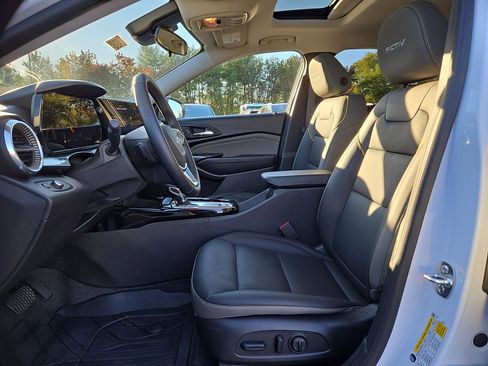 New 2025 Chevrolet Trax ACTIV w/ Sunroof Package image 14