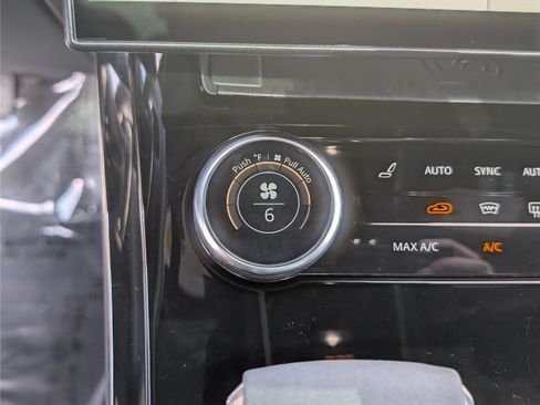 Used 2023 Land Rover Range Rover Sport SE AWD/4WD image 28