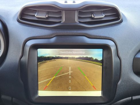 Used 2023 Jeep Renegade Latitude image 26