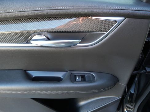 Used 2020 Cadillac XT6 Sport image 21