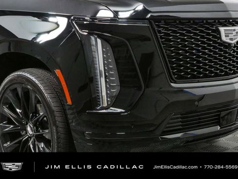 Certified 2026 Cadillac Escalade Platinum Sport w/ LPO, ONYX Package AWD/4WD image 39