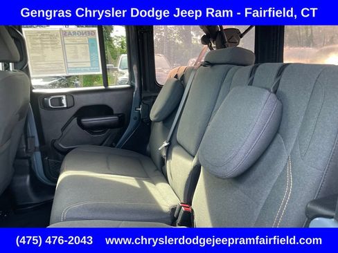 Used 2024 Jeep Wrangler Unlimited w/ Convenience Group AWD/4WD image 38