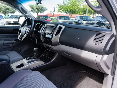Used 2015 Toyota Tacoma PreRunner w/ TRD Off-Road Package RWD image 34