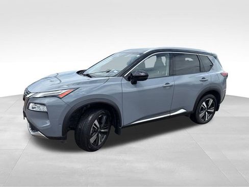 Certified 2022 Nissan Rogue Platinum w/ Head-Up Display Package FWD image 4