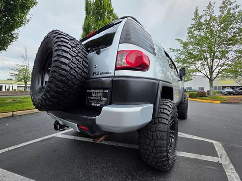 Used 2007 Toyota FJ Cruiser 4WD image 11