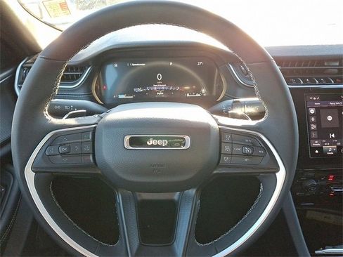 Used 2025 Jeep Grand Cherokee L Altitude image 14