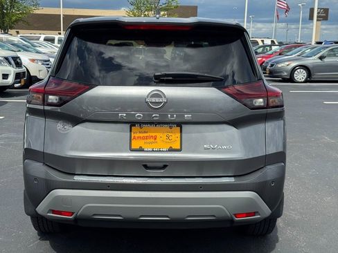 Used 2022 Nissan Rogue SV image 5