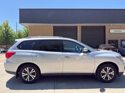 Used 2017 Nissan Pathfinder S AWD/4WD image 8