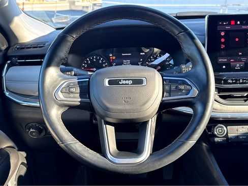 Used 2022 Jeep Compass Limited image 14