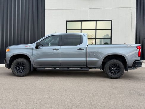 Used 2019 Chevrolet Silverado 1500 Custom Trail Boss w/ Custom Convenience Package AWD/4WD image 2