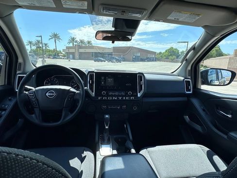 Used 2025 Nissan Frontier SV RWD image 13