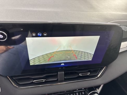 Used 2025 Chevrolet Equinox RS w/ Convenience Package III image 18