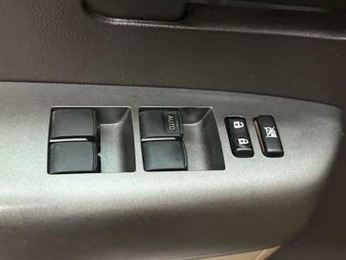 Used 2010 Toyota Tundra 4x4 Double Cab Long Bed image 23