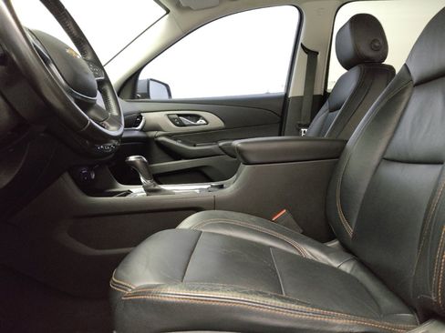Used 2020 Chevrolet Traverse LT FWD image 17
