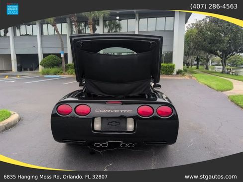 Used 2004 Chevrolet Corvette Coupe RWD image 15