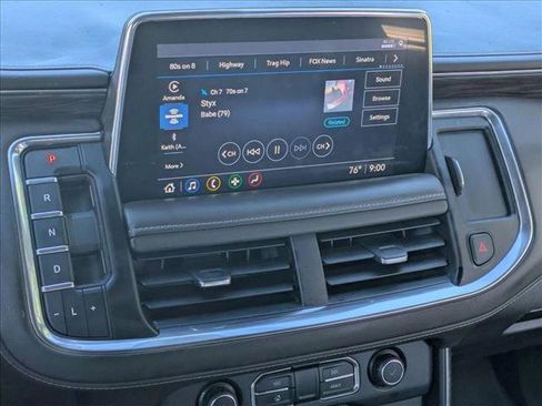 Used 2021 Chevrolet Suburban Z71 w/ Z71 Signature Package AWD/4WD image 9