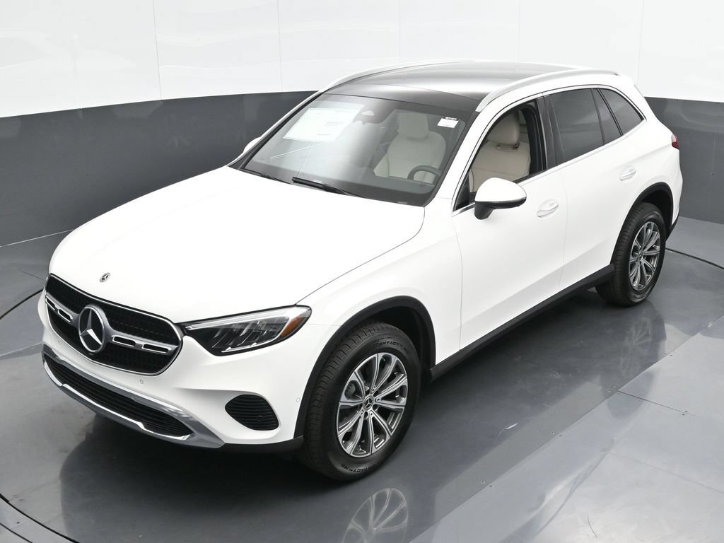 Used 2025 Mercedes-Benz GLC 300 4MATIC image 40